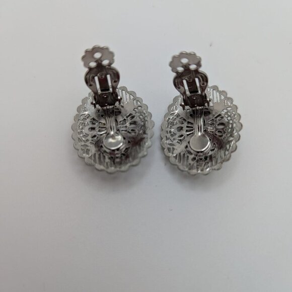 West Germany Black Cameo Silver Tone Filigree Clip-On Earrings 1960s - Picture 3 of 4